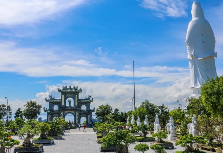LINH UNG PAGODA – THE MARBLE MOUNTAINS – HOI AN ANCIENT  TOWN 