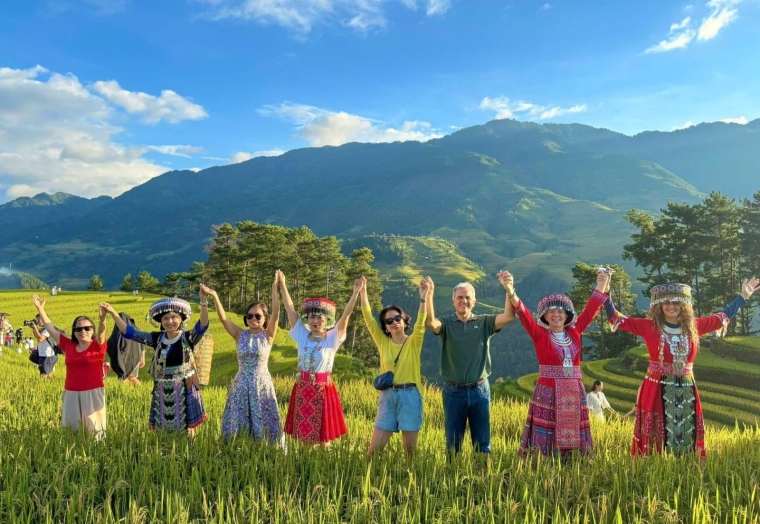 BA NA HILLS – DISCOVER GOLDEN BRIDGE WITH SMALL GROUP